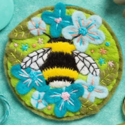 Hawthorn Handmade Bumblebee Brooch Felt Craft  kit