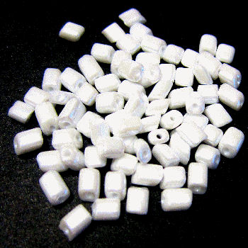 PIP01 White Pearl Pipe Beads
