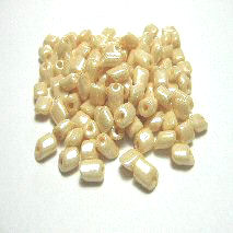 PIP04 Cream Pearl Pipe Beads